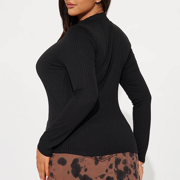 NWT❣️Classic Black Ribbed Long Sleeve Tee - Size L ☑️〰️👕 - Picture 3 of 5